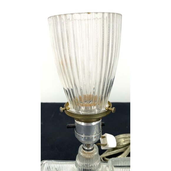 Boudoir Lamp Clear Glass Vanity Accent Dresser Desk Ashtray Trinket Dish 8.5"Vtg - Picture 4 of 9